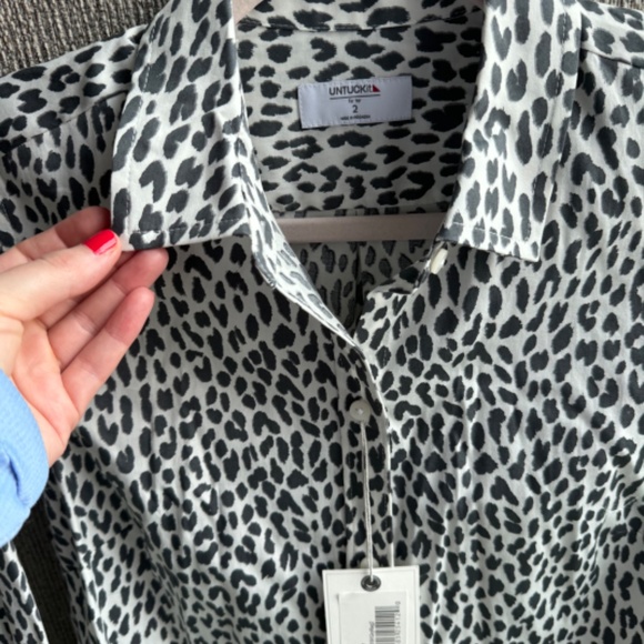 NWT Women’s UNTUCKit Leopard Blouse - Picture 2 of 6
